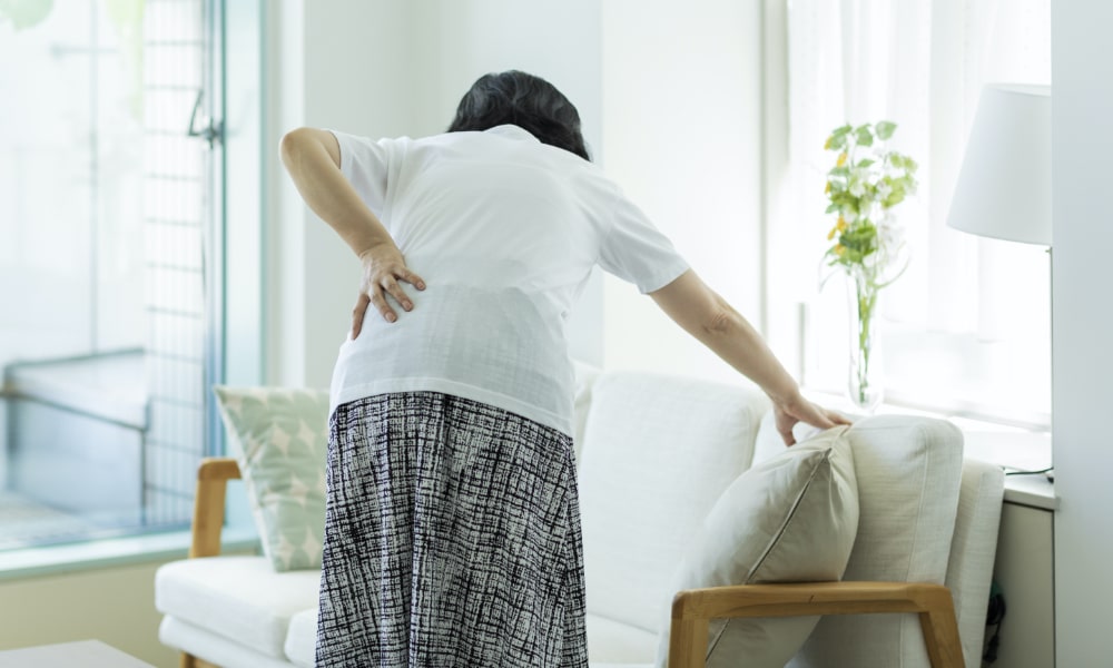 ギックリ腰の女性